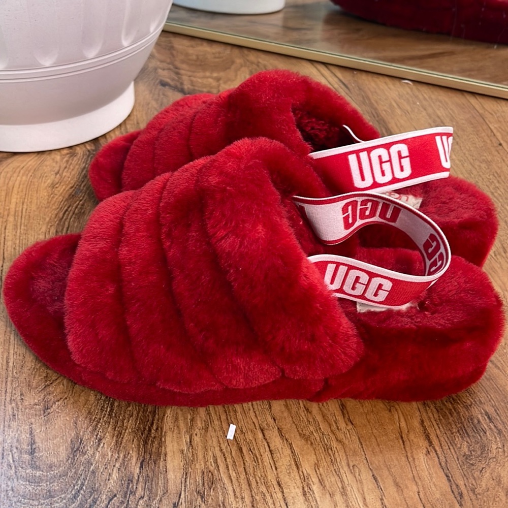 UGG Fluff Yeah Slide Ribbon Red Women’s sheepskin lining